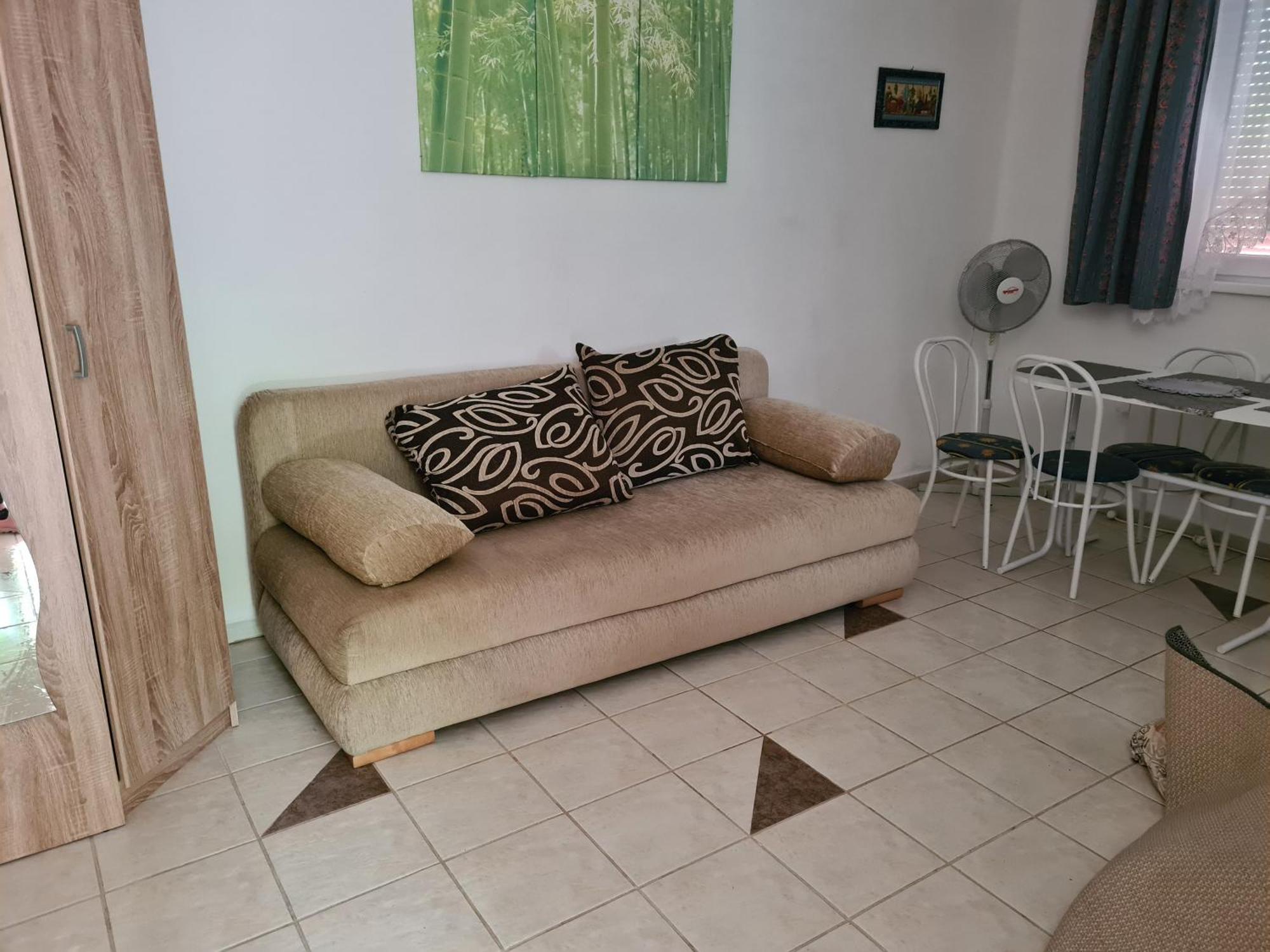 Zseki Apartman ไฮจ์ดุสโซบอสโล ภายนอก รูปภาพ