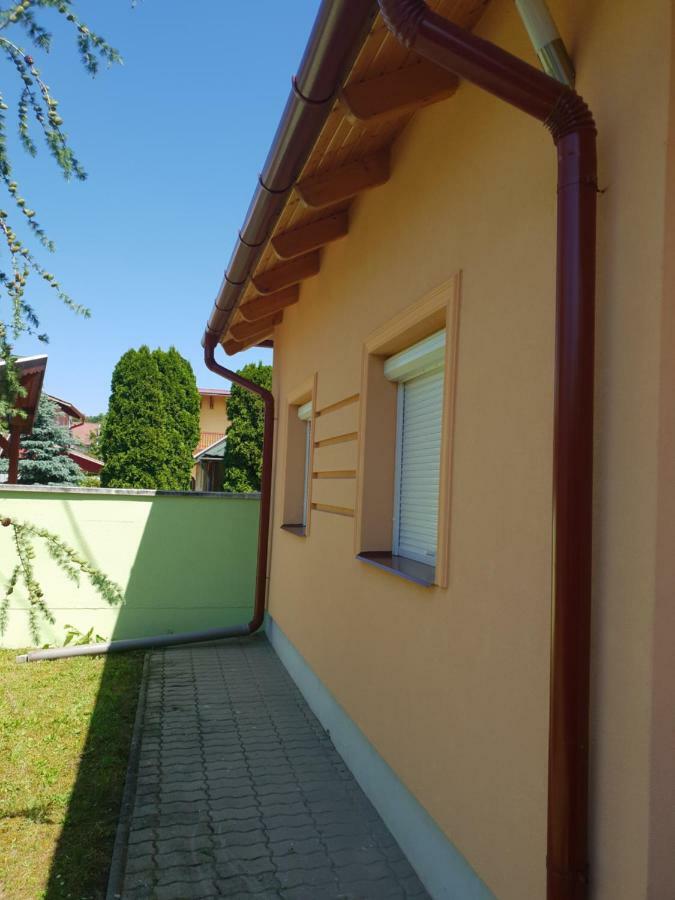 Zseki Apartman ไฮจ์ดุสโซบอสโล ภายนอก รูปภาพ