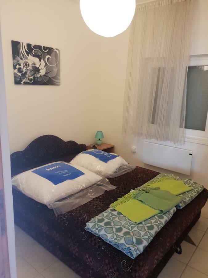 Zseki Apartman ไฮจ์ดุสโซบอสโล ภายนอก รูปภาพ